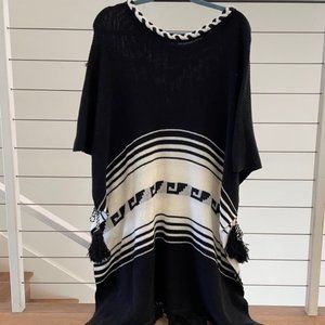 WILDFOX Frida Traveler Fringe Poncho